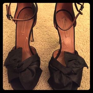 Size 10 BCBG Black Pump Heels. WORN ONCE